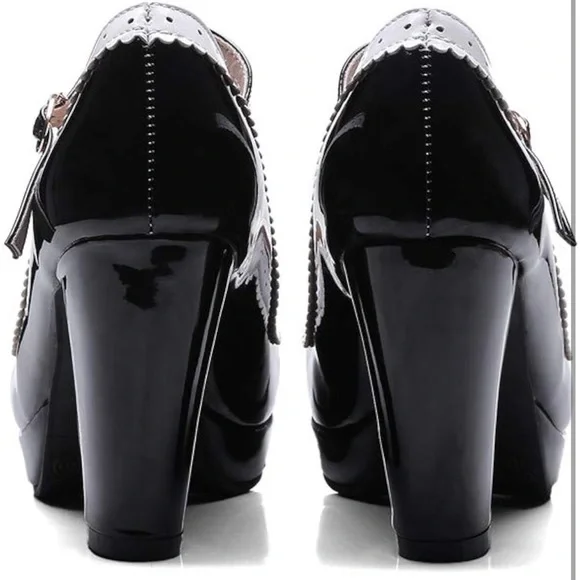 Black and White Mary Jane Heels - Picture 3 of 7
